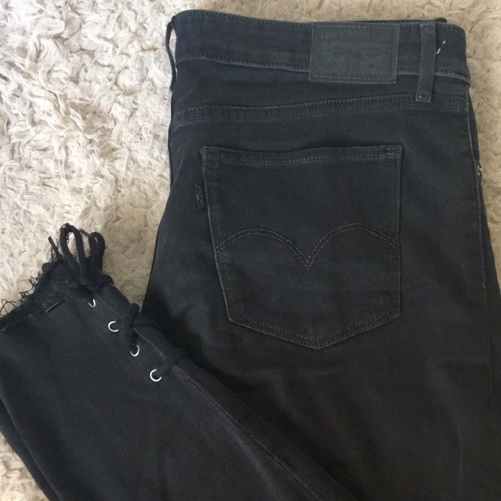 Black 711 Levi’s